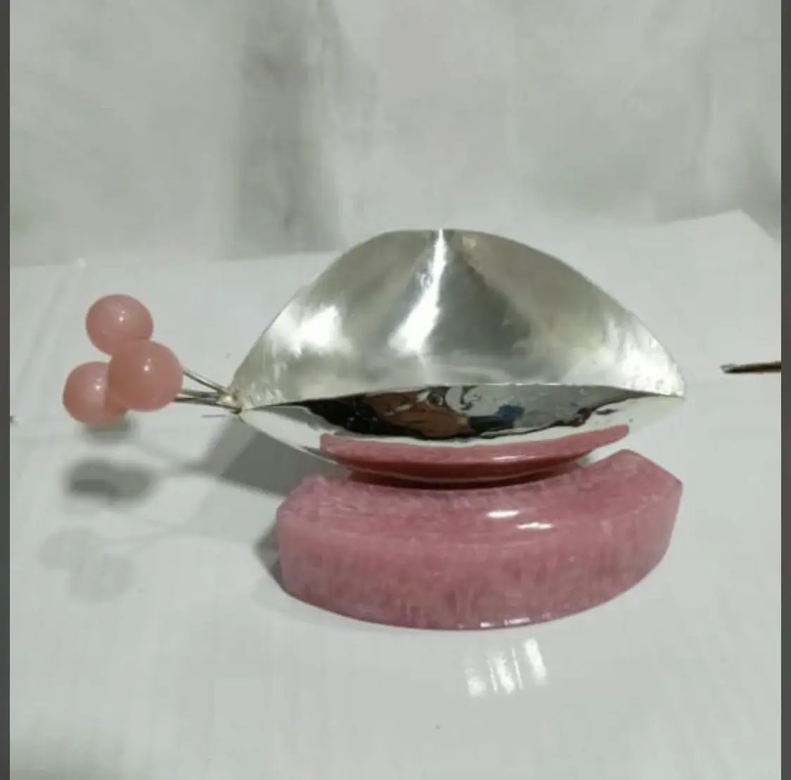 Luxe Metal Clamshell Dish — Handcrafted Export Product by NXTGENEXPORTS, Moradabad